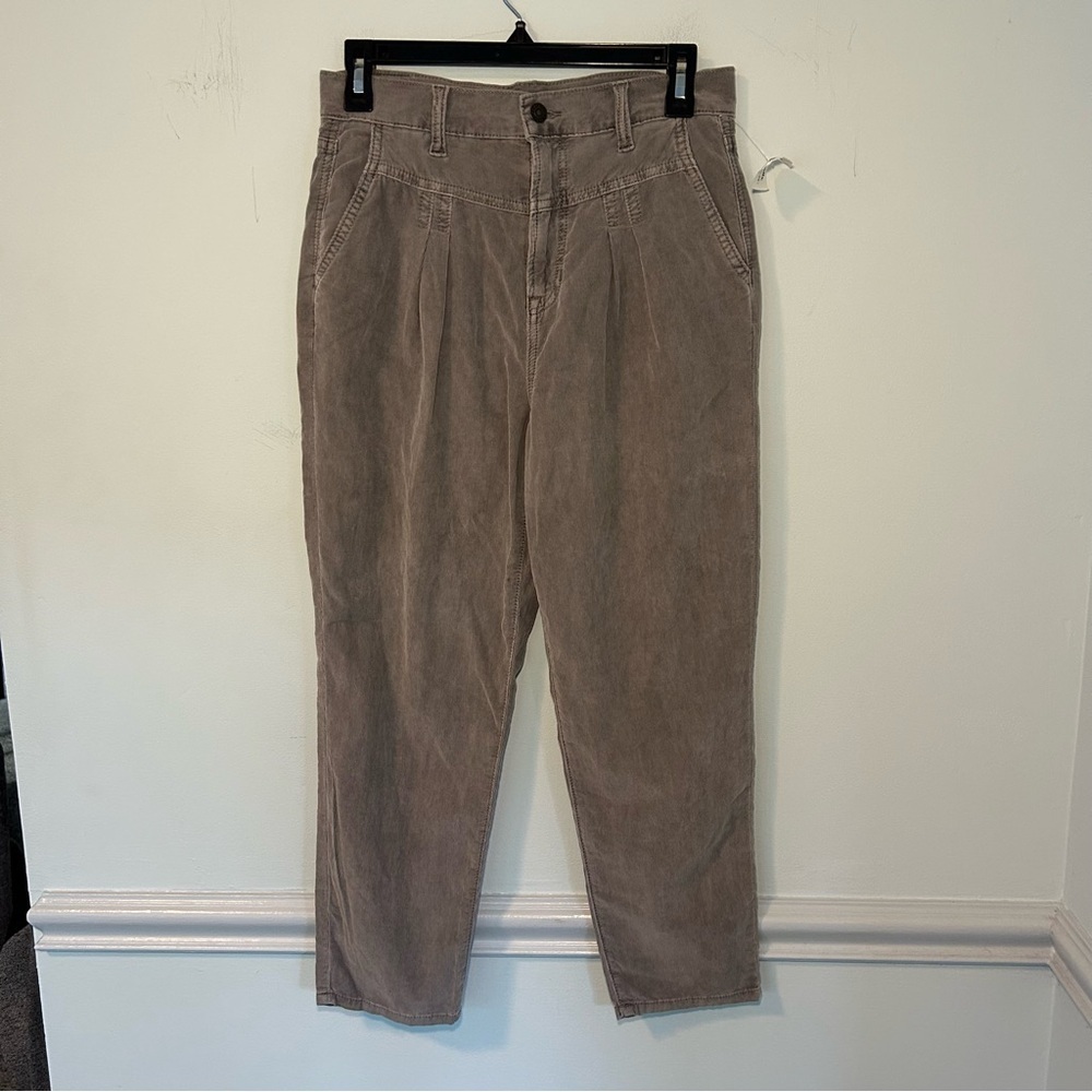 NWT American Eagle Gray Corduroy Mom Jeans Size 2 X-Short